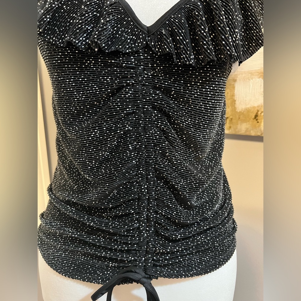 NWT Express Ruffled Top - Picture 2 of 4